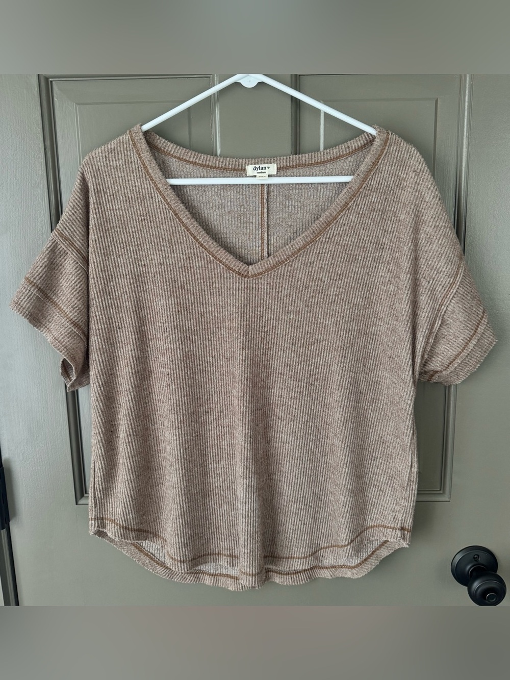 dylan Ribbed V-Neck Short Sleeve Top in Taupe Brown